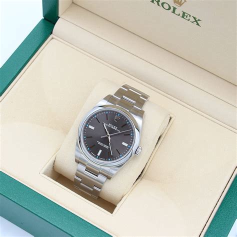 Rolex Oyster Perpetual 39 Full Set 114300 schwarzes 